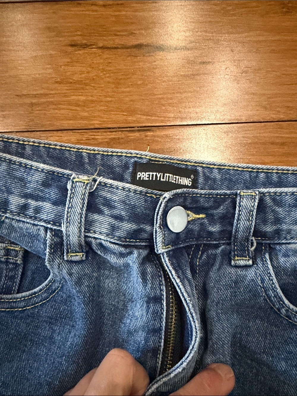 PrettyLittleThing Dark Blue High Waist Denim Shorts with Frayed Hem - Picture 3 of 4